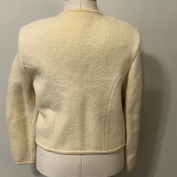 Carroll Reed Scallop-Edge Cream Button Front Jacket - Picture 7 of 8